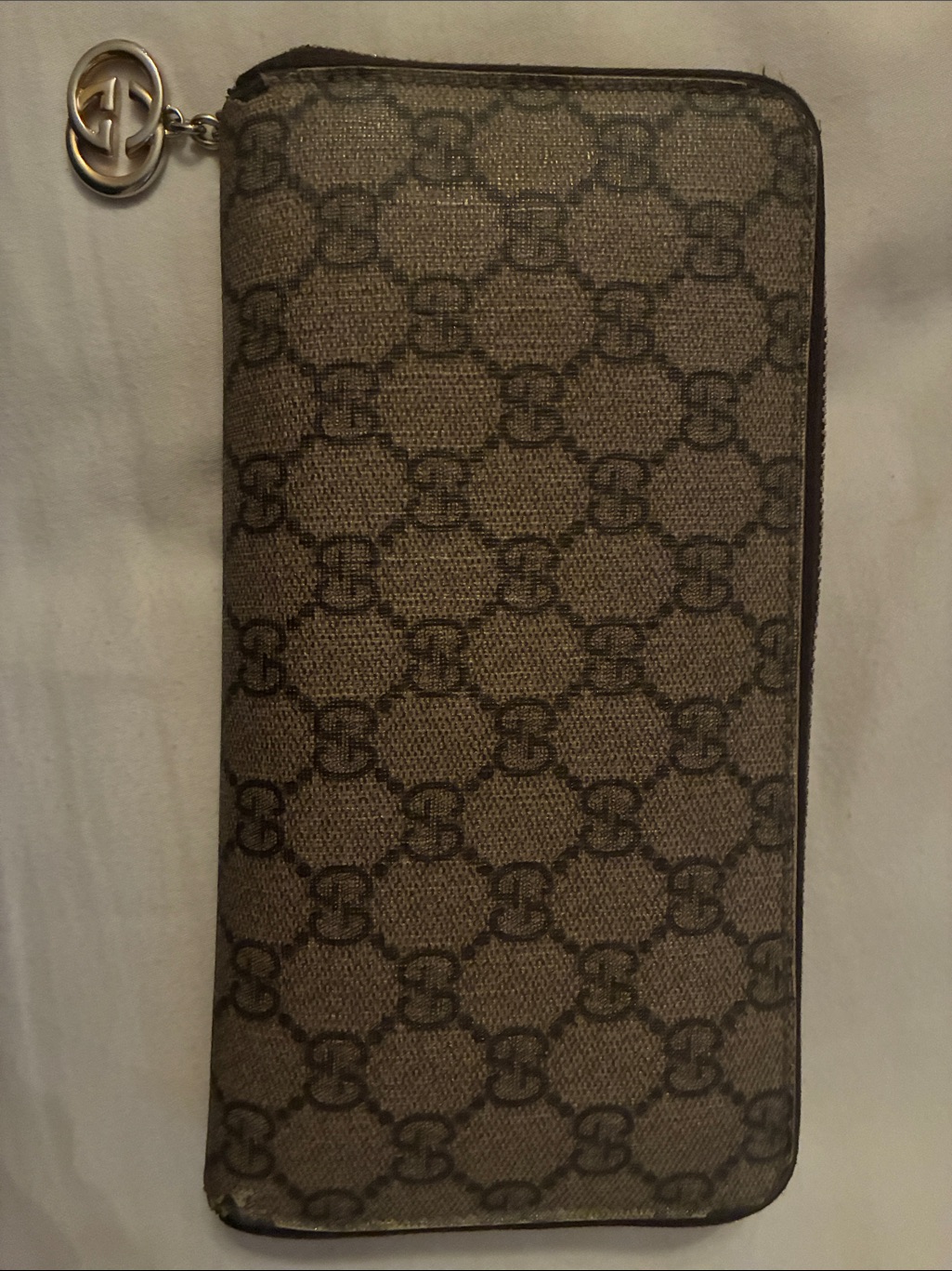 Gucci Beige/Brown Gg Supreme Zip Wallet With Silver-Tone Logo Zip Pull